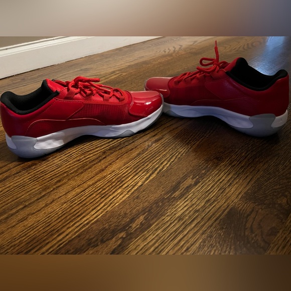Mens Air Jordan 11 University Red Size 10.5 - Picture 3 of 5